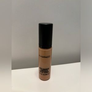 MAC concealer